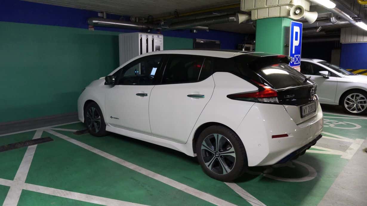 Nissan Leaf czy samochód elektryczy ma sens? MenWorld.pl