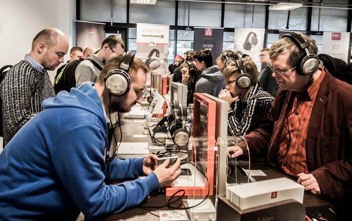 Największa w Polsce strefa słuchawek na Audio Video Show 2019