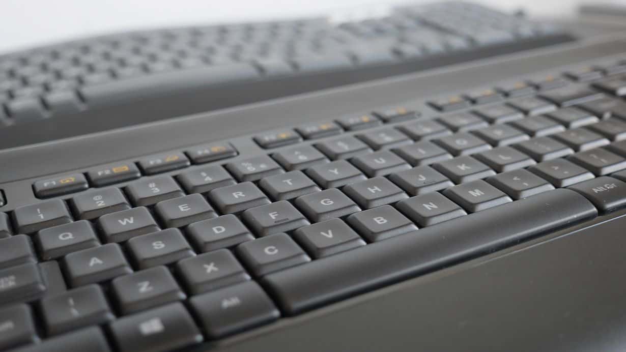 Bezprzewodowa klawiatura Logitech K800