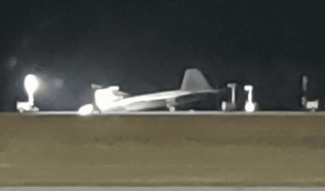 Awaryjne lądowanie F-22 Raptor. Awaria podwozia może sporo kosztować