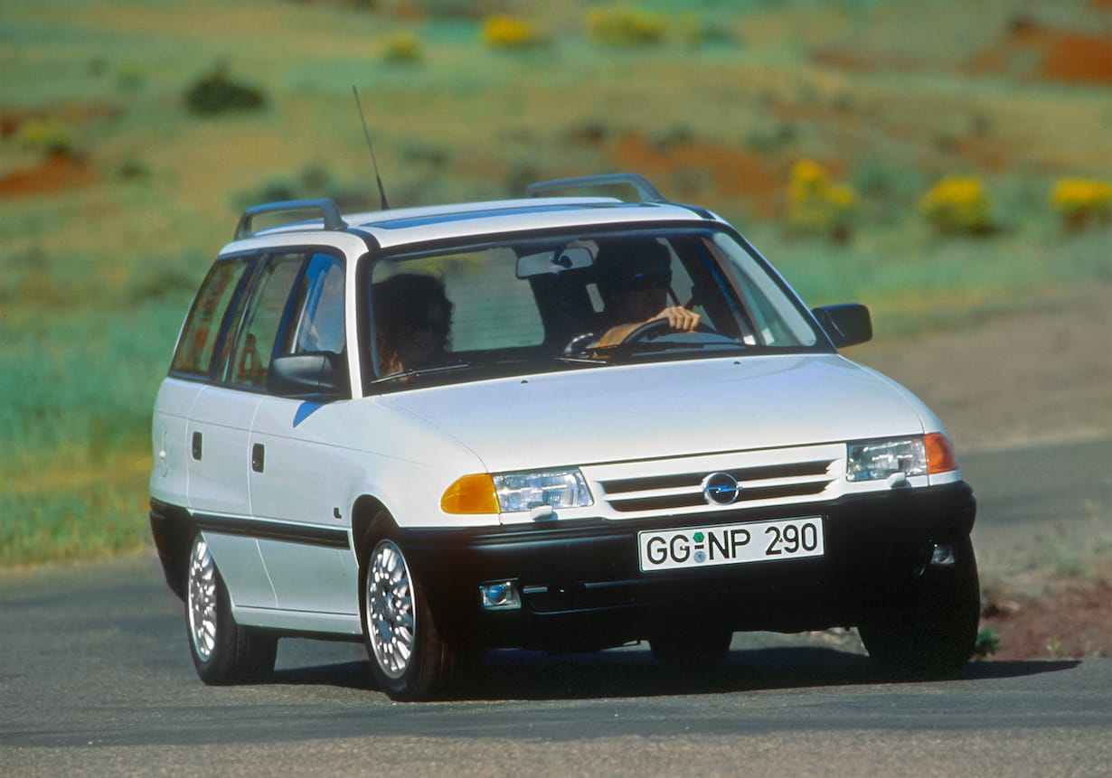 Opel Astra F jest z nami już trzydzieści lat. Powspominajmy