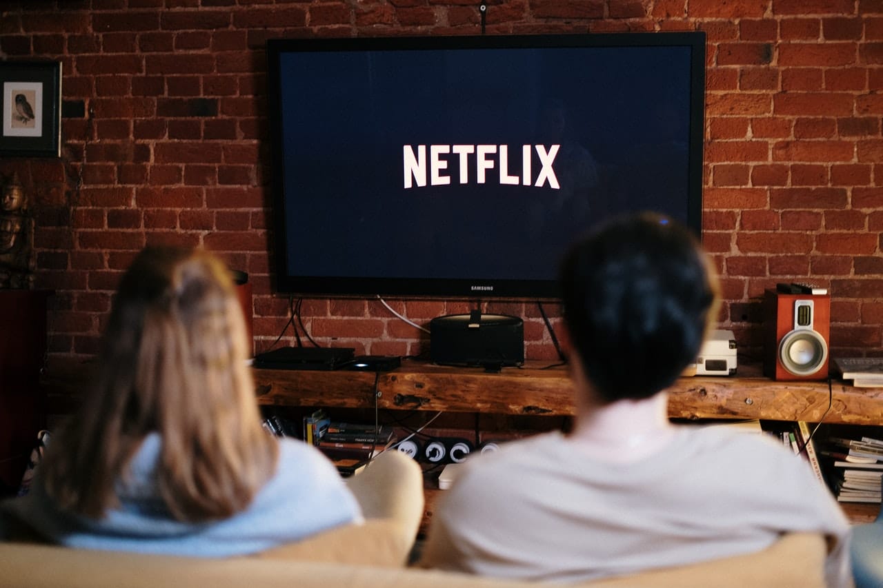 7 najlepszych produkcji, których nie obejrzysz na polskim Netflixie. Netflix, Netflix z reklamami oficjalnie zapowiedziany. Ile zapłacimy za pakiet?