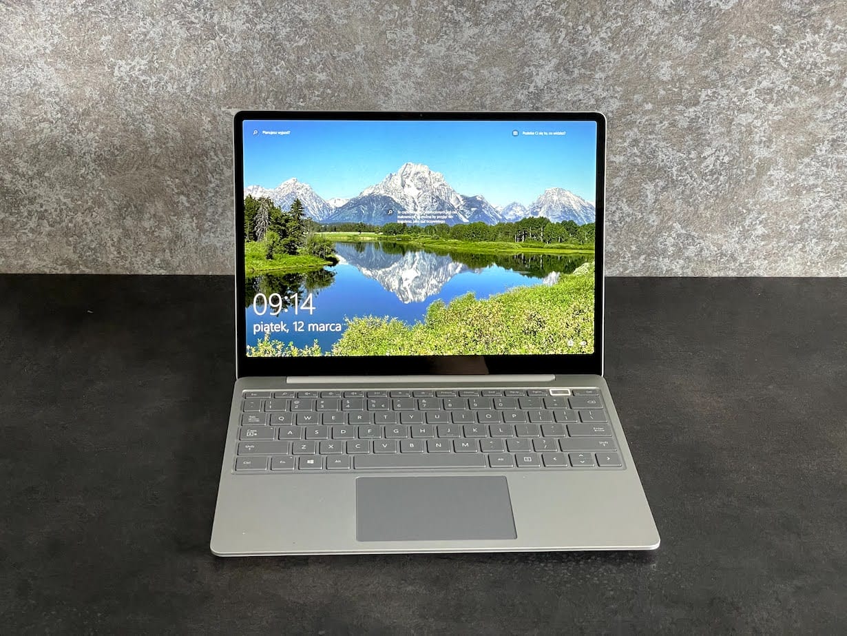 Test Microsoft Surface Laptop Go. To dobry czas aby go kupić