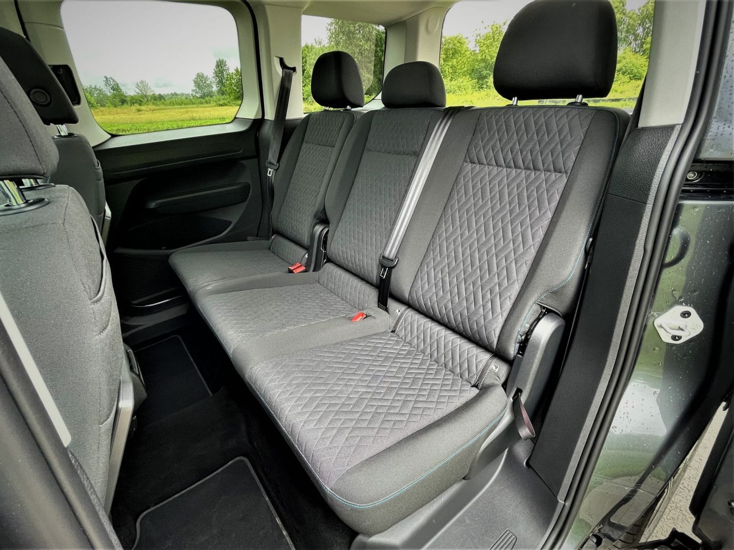 Czy Volkswagen Caddy w wersji 5-osobowej jest idealnym "kombivanem"?
