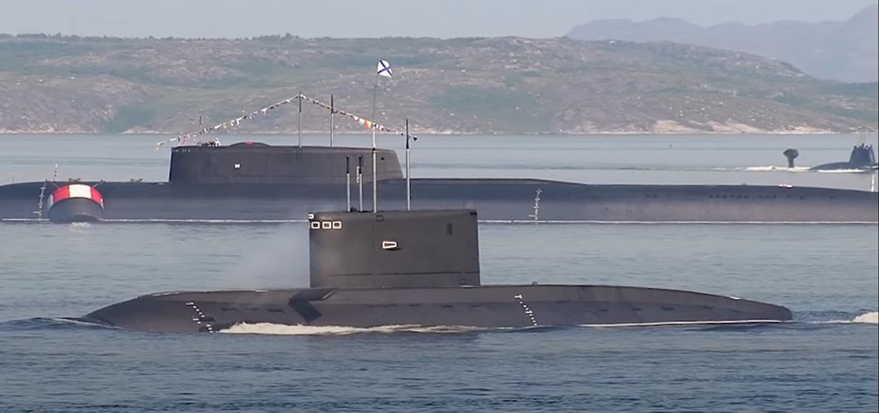 Ludzie chcą wojny? Okręt podwodny K-329 Biełgorod zaczyna 