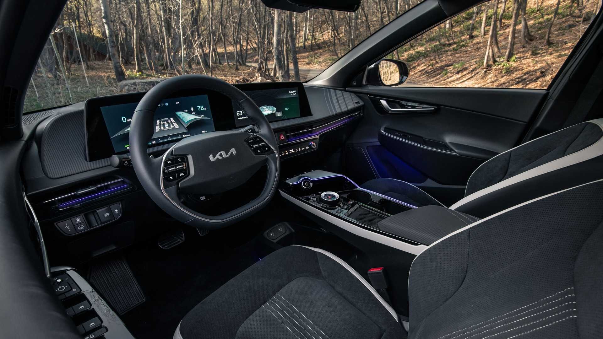 KIA EV6 z tytułem Car of the Year 2022.