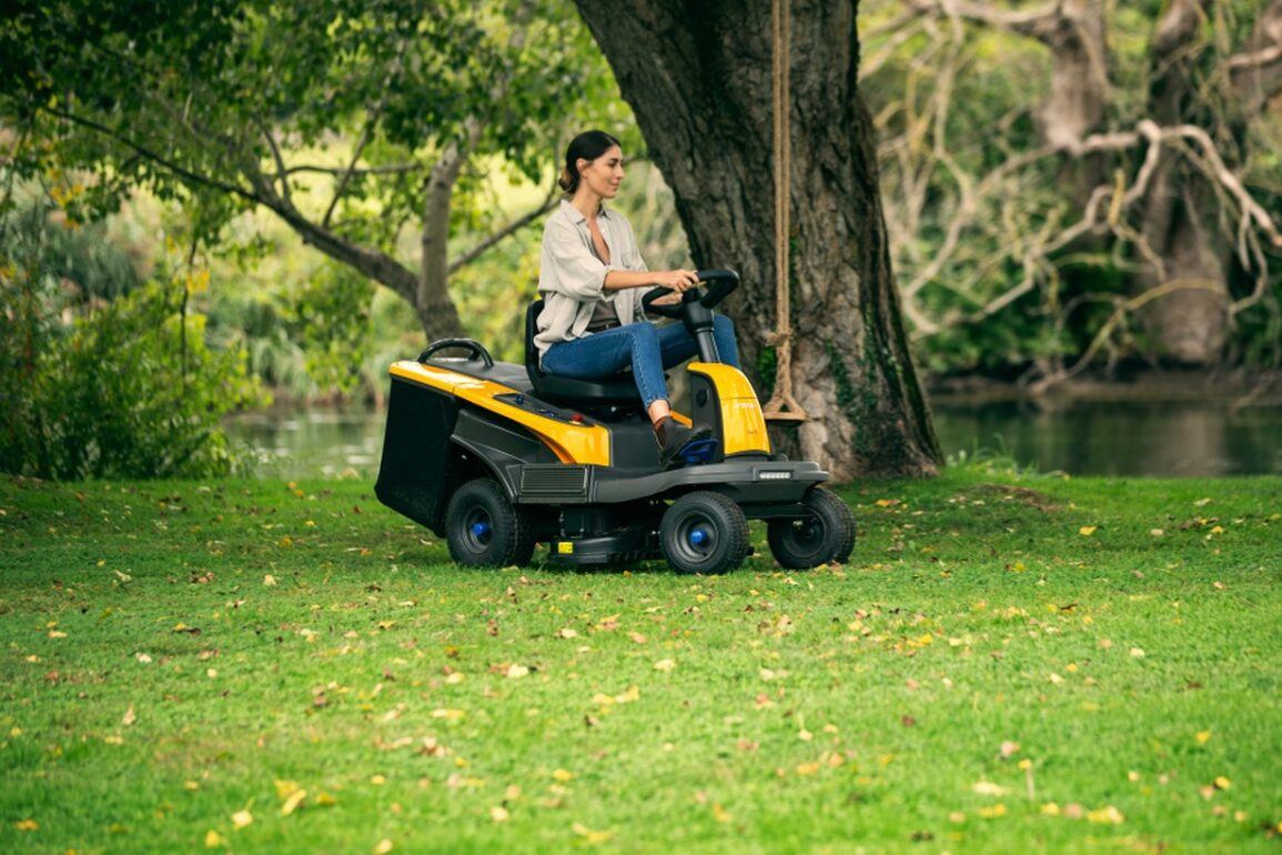 STIGA Swift - nowy, elektryczny traktor ogrodowy