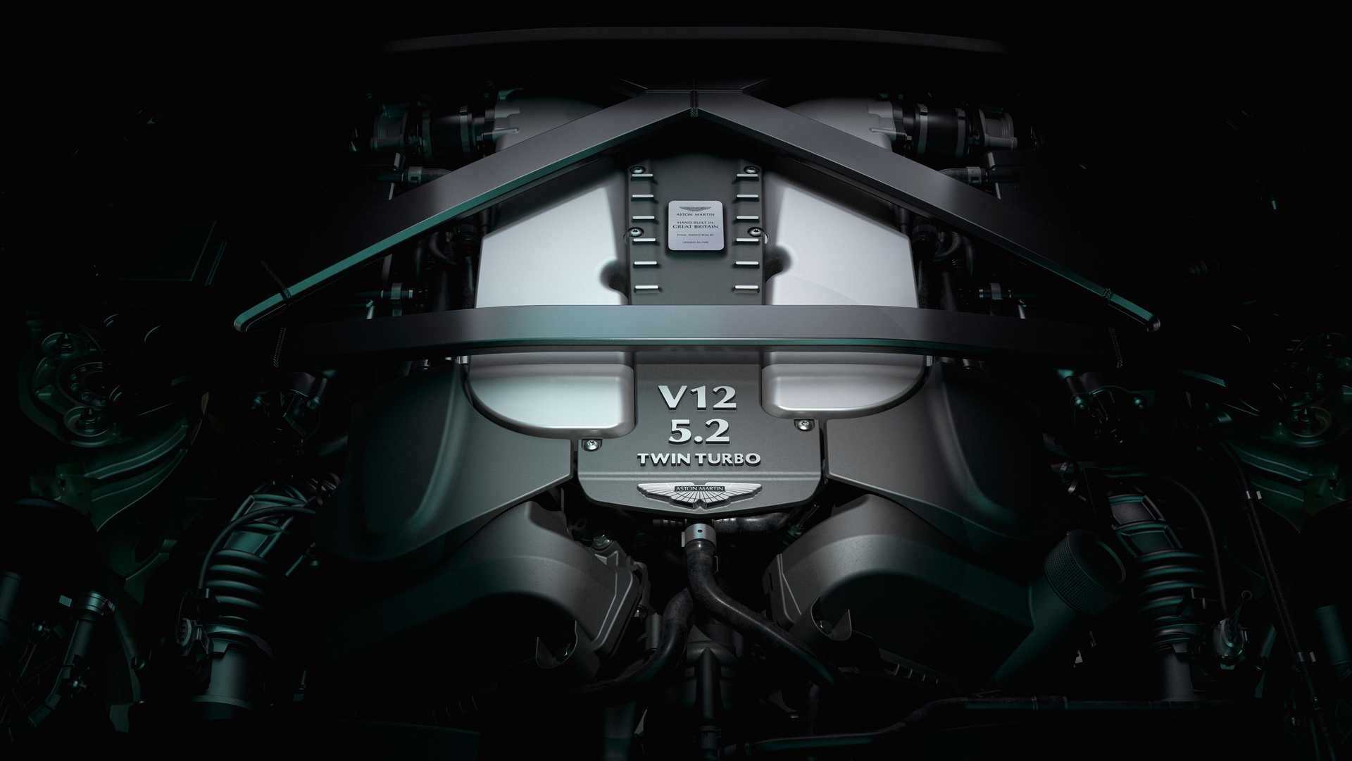 Premierowo Aston Martin V12 Vantage