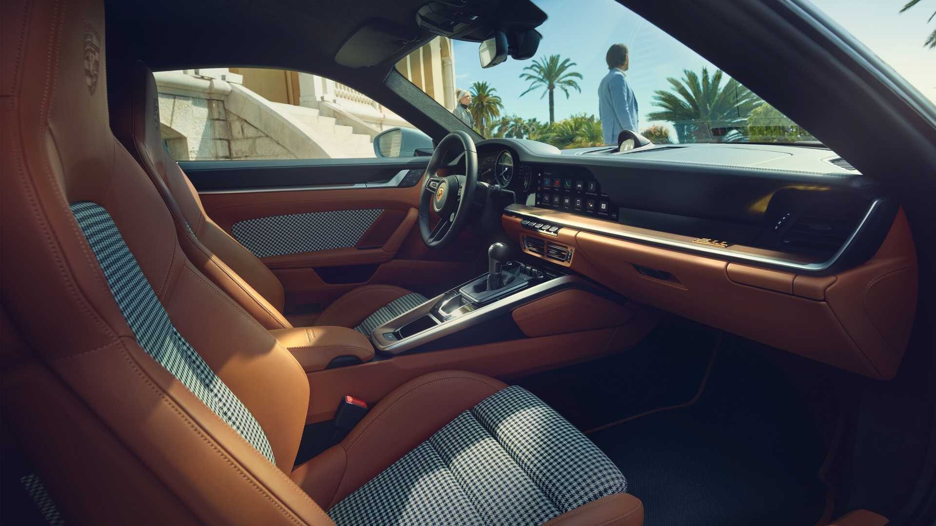 2023 porsche 911 sport classic interior view