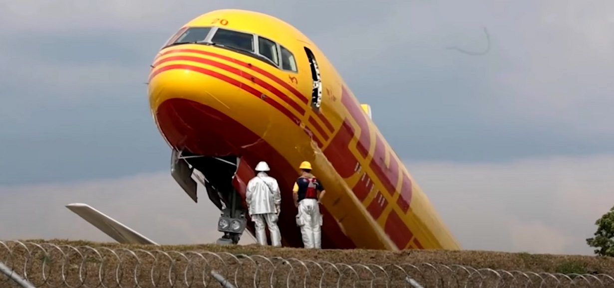 Boeing 757-200 DHL złamał się po awaryjnym lądowaniu