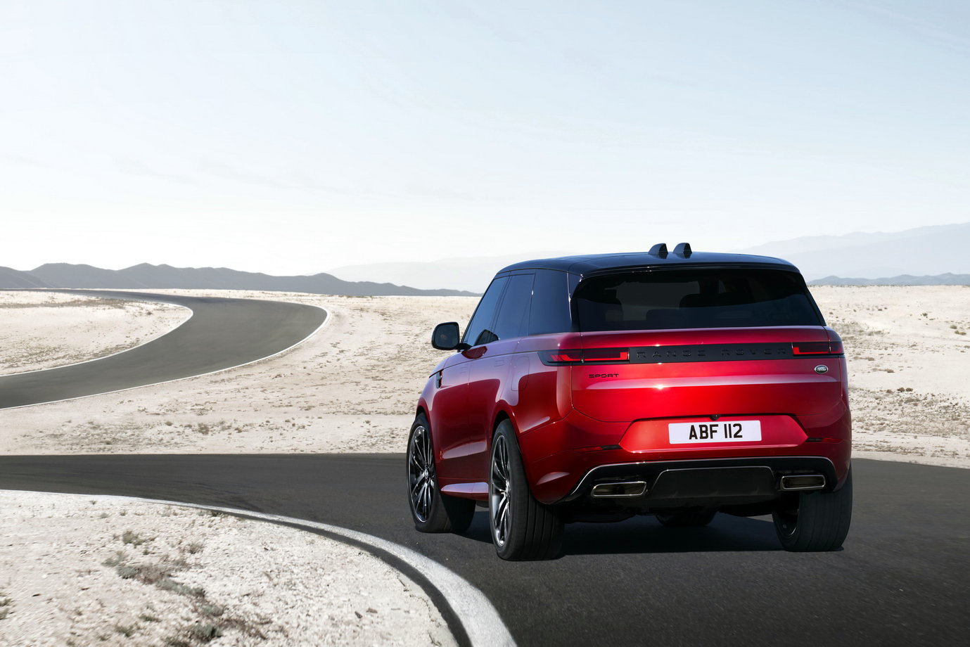 Nowy Range Rover Sport to hybryda, ale będzie też V8. Uff