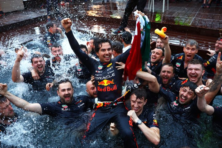 Sergio Perez przedłuża kontrakt z Red Bull Racing!