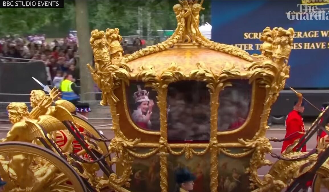 W karocy do ludu machał hologram królowej Elżbiety II! Tak obchodzono Platynowy Jubileusz!