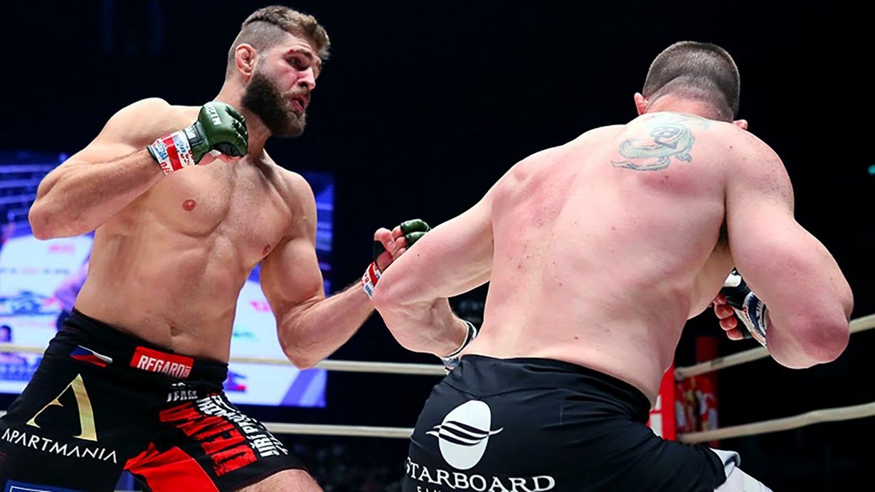 Jiri Prochazka nowym mistrzem UFC wagi półciężkiej. Czech na "kolizyjnej" z Błachowiczem?
