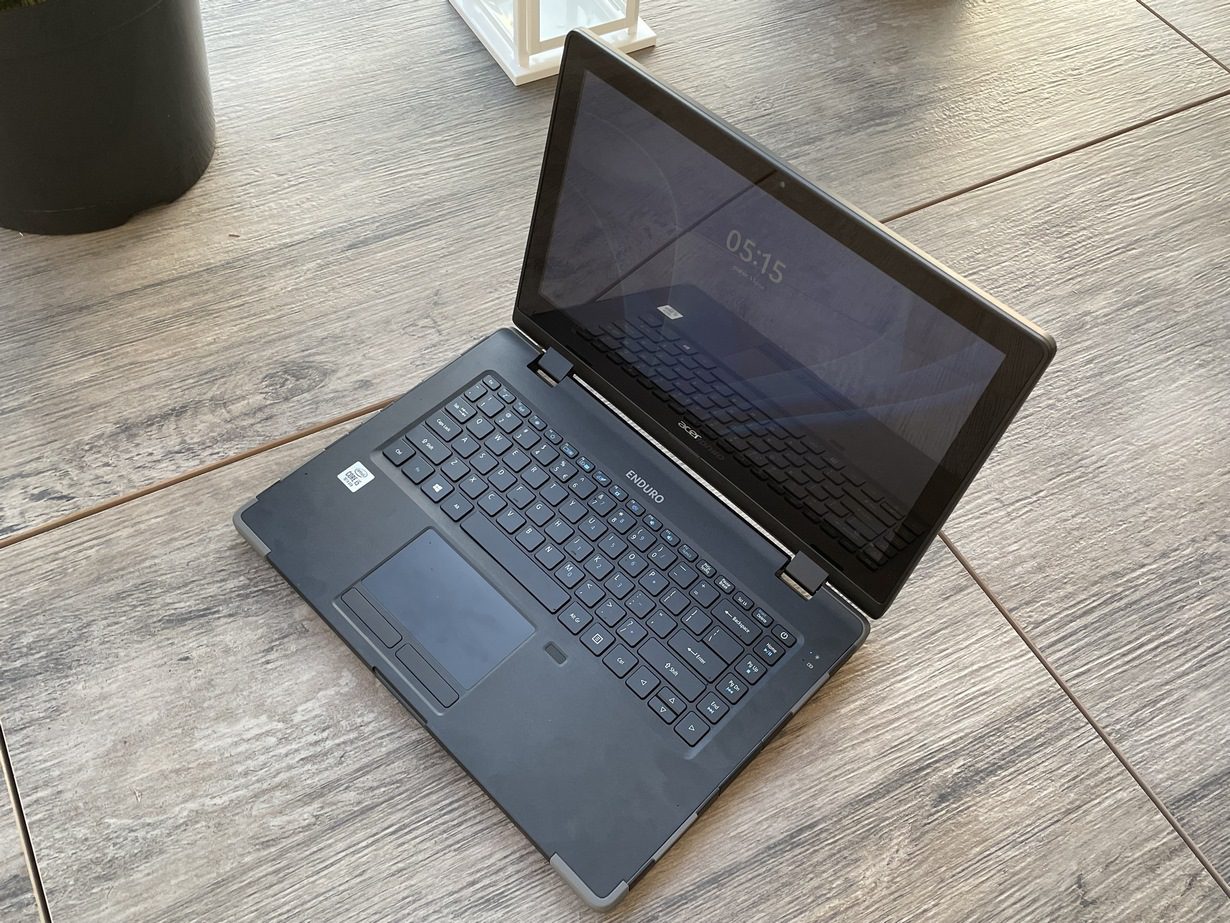 Test Acer Enduro N3 - odporny na zalanie laptop na budowę