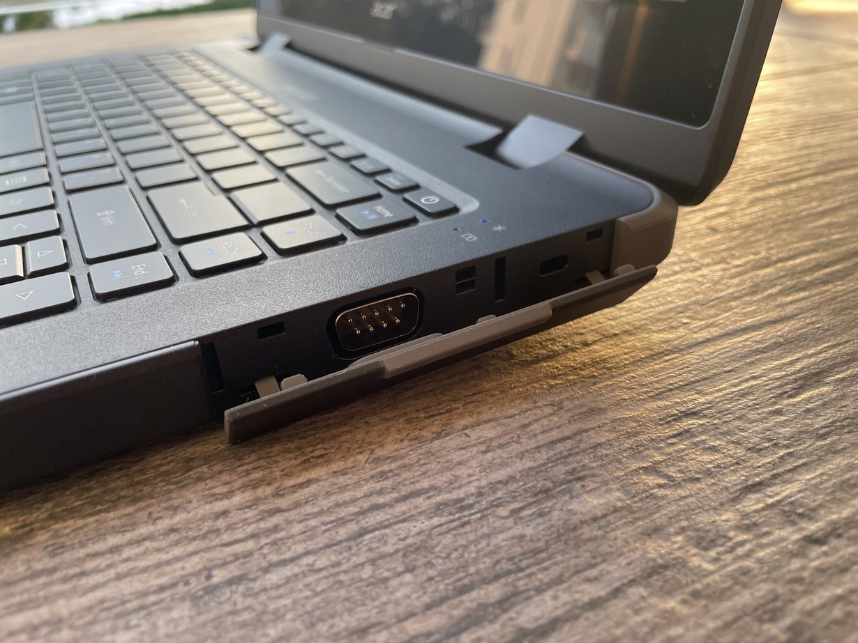 Test Acer Enduro N3 - odporny na zalanie laptop na budowę