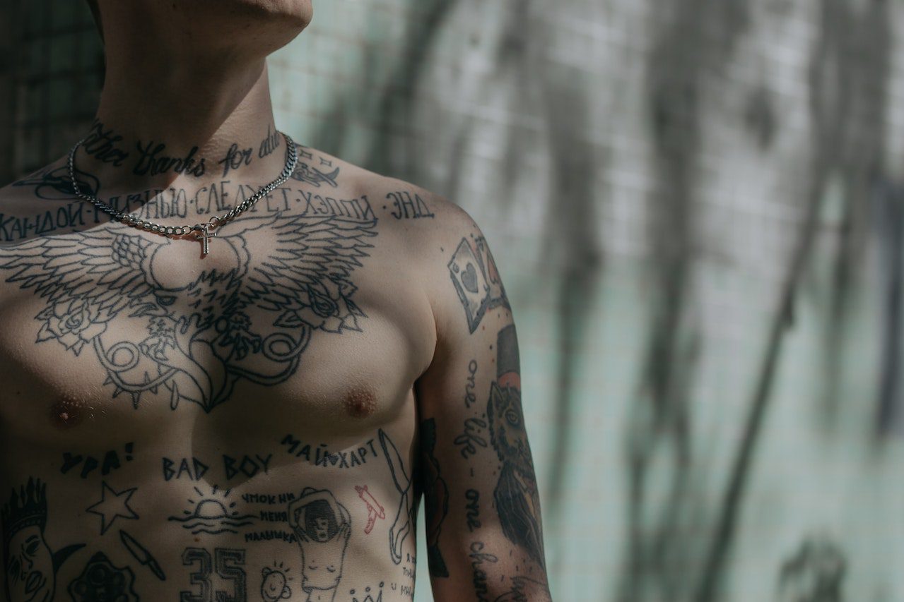 Chcesz tatuaż? W USA przebadano tusze. Bywają toksyczne