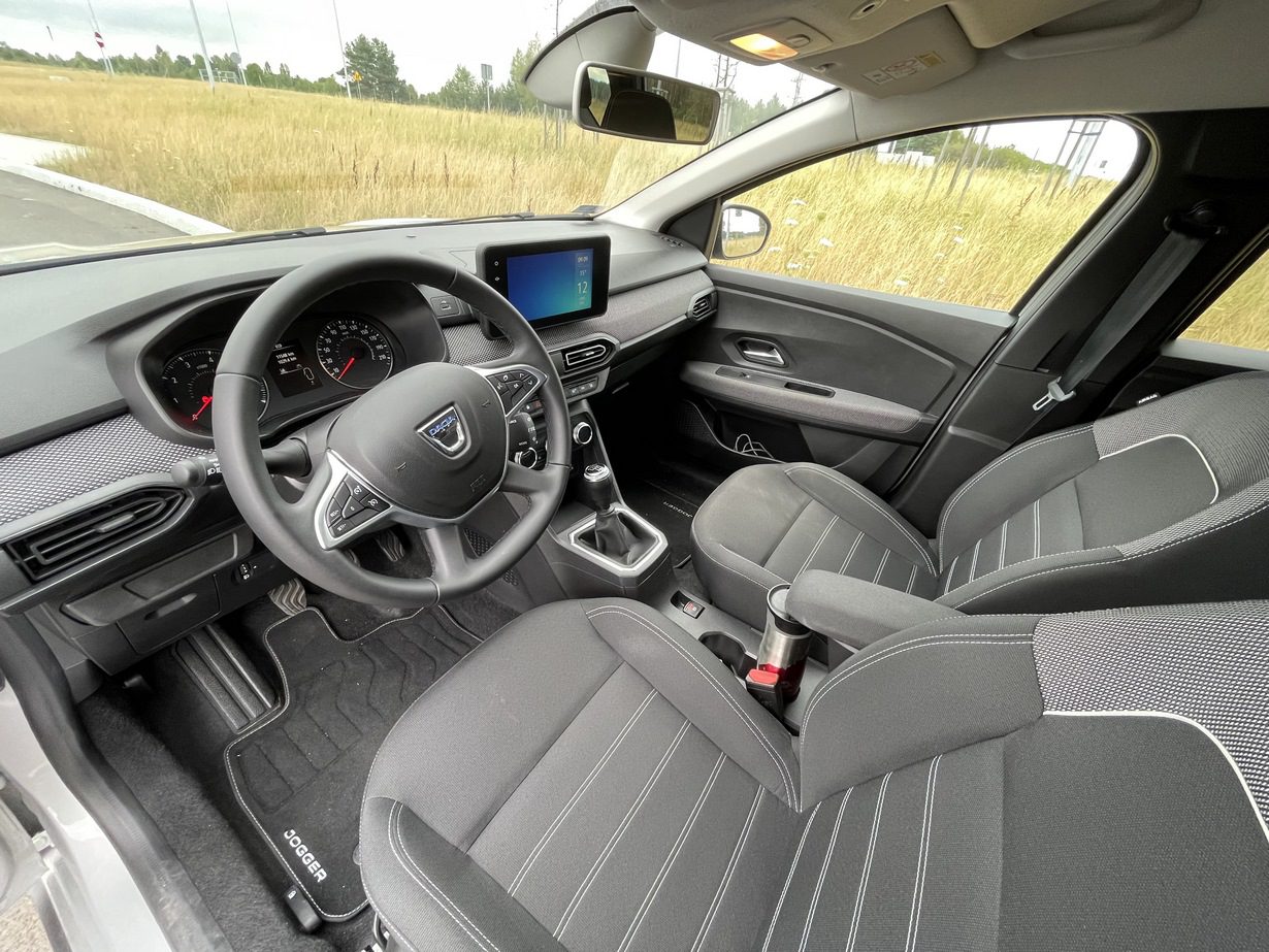 Dacia Jogger 2022. Auto rodzinne, na taxi i dla kogo chcesz