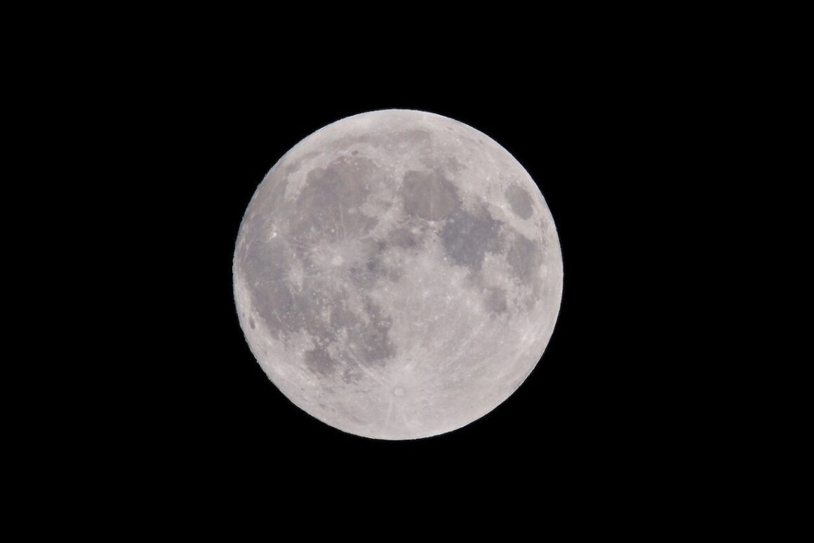 Chiny przywłaszczą Księżyc. Tak twierdzi szef NASA