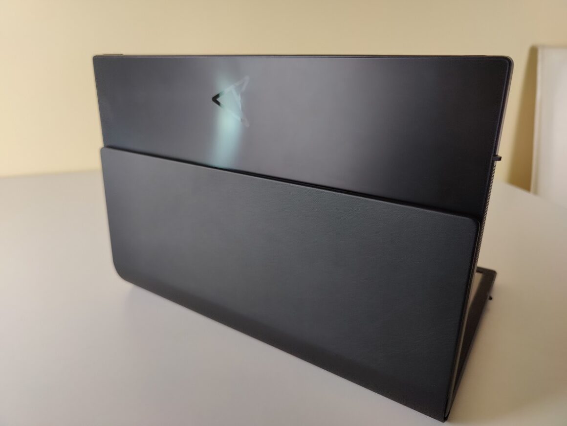 Asus Zenbook 17 Fold OLED - laptop ze składanym ekranem