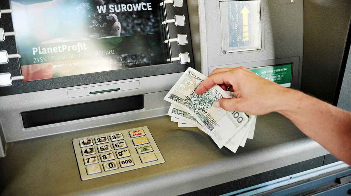Już niedługo bankomaty będą barwić banknoty. Wiesz po co?