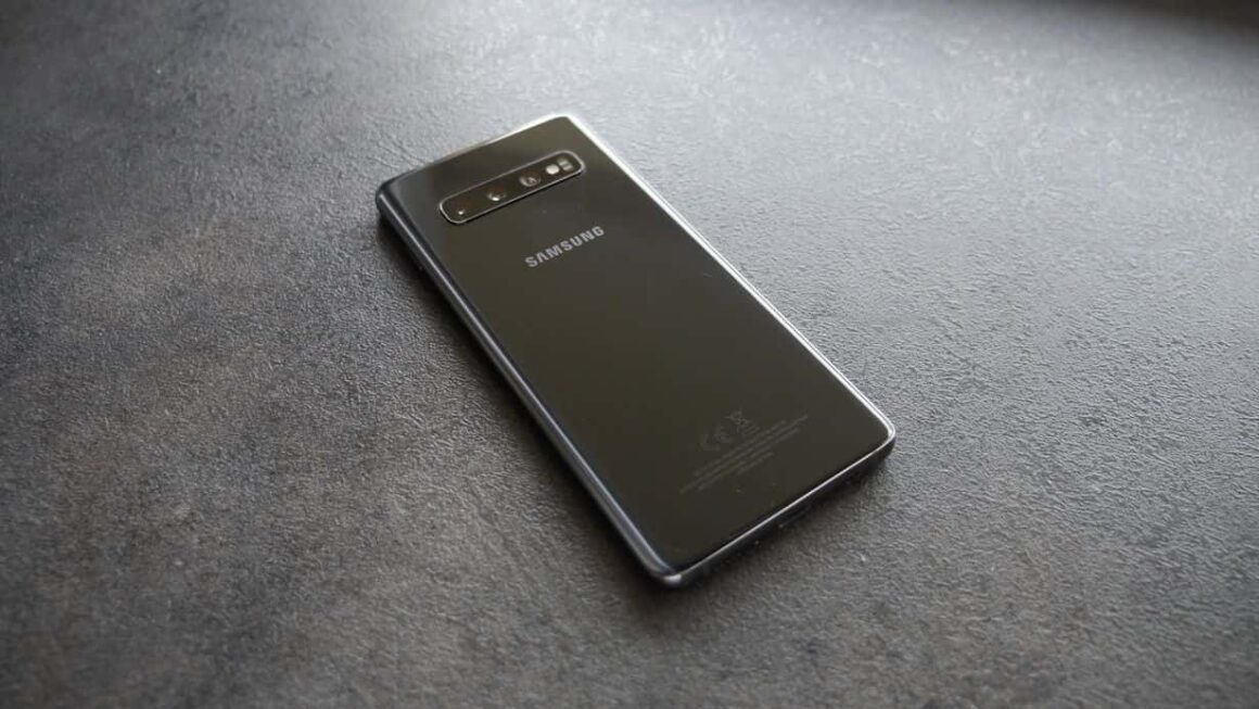 Samsung wyciąga wtyczkę dla Galaxy S10. To koniec!
