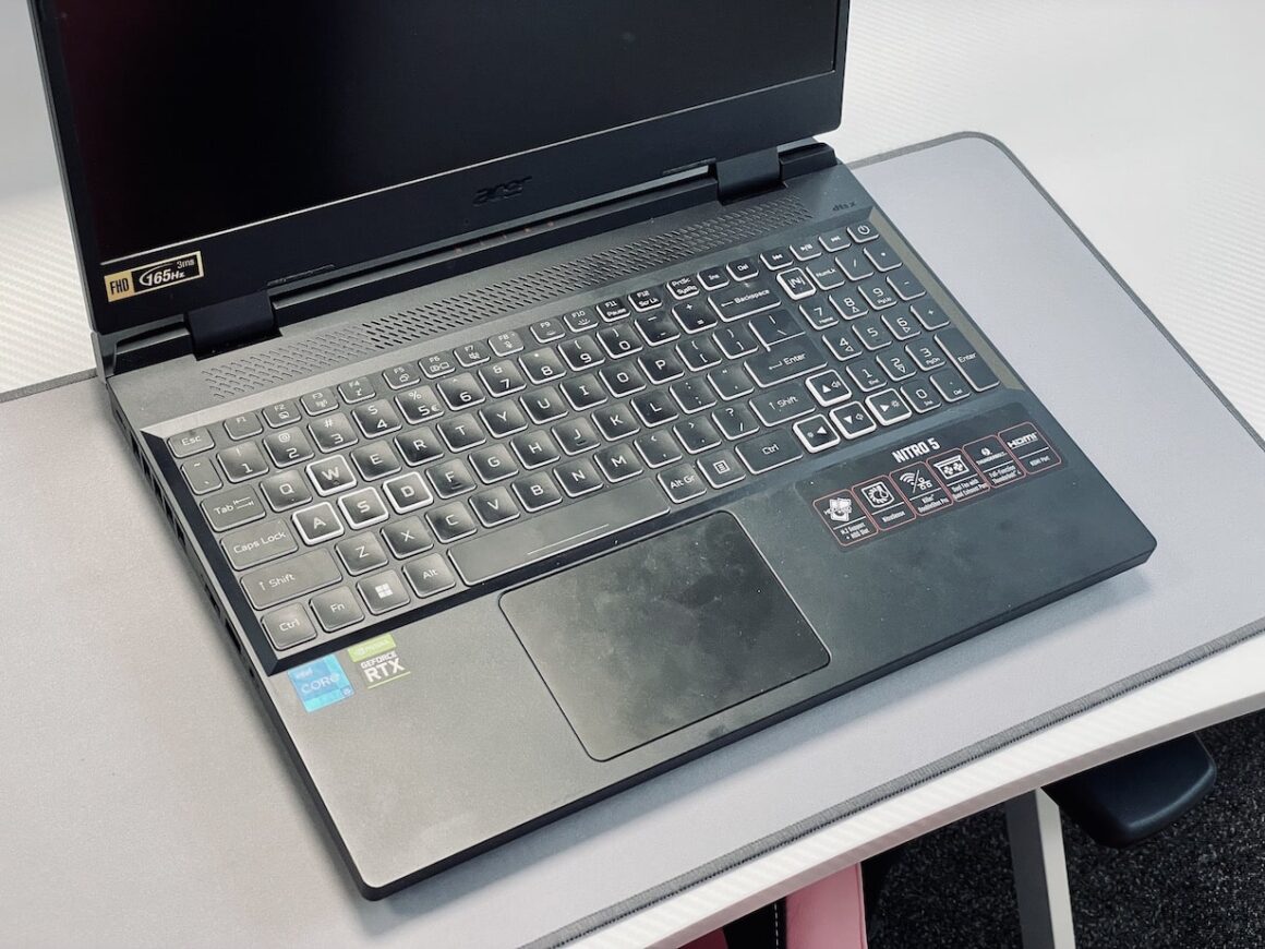 Test Acer Nitro 5 AN515-58-53F4. Laptop do gier za 7000 zł.