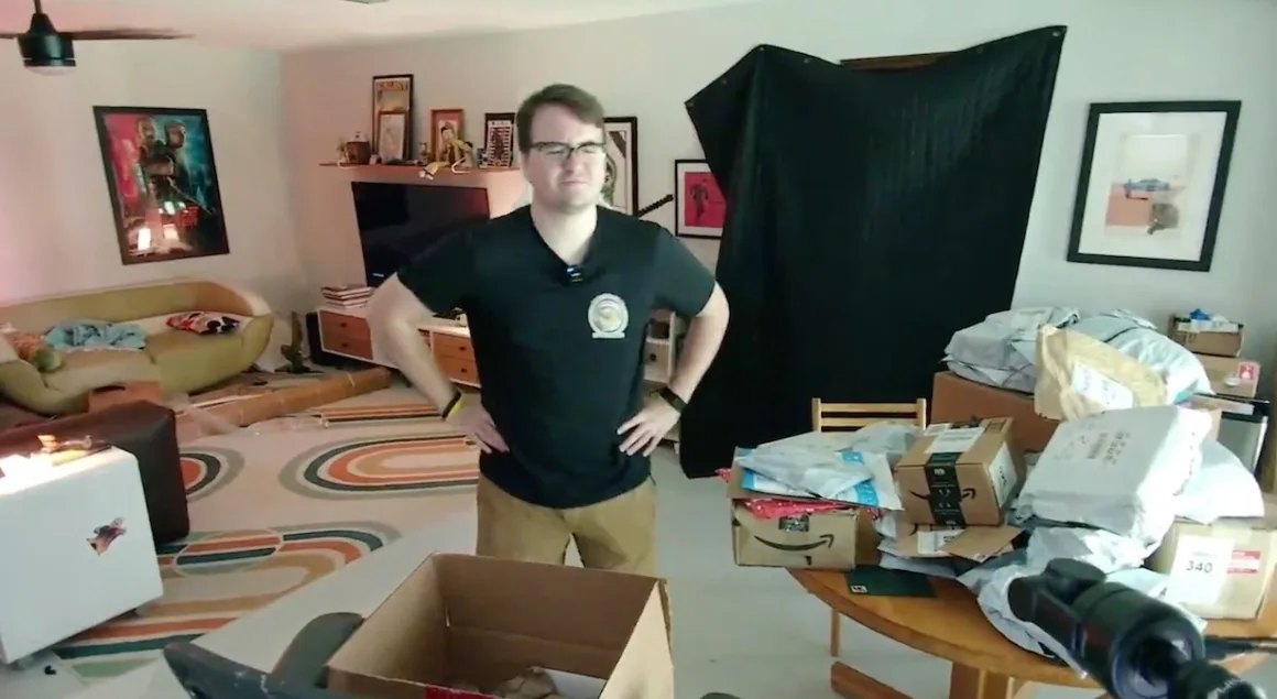 Streamer odpakował paczkę od widza. A tam? Nie pytajcie