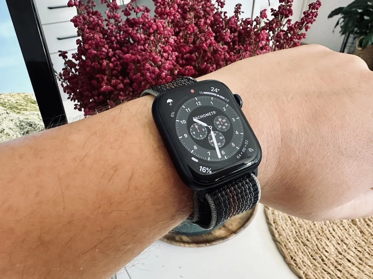 Apple Watch 8. Fot własne.