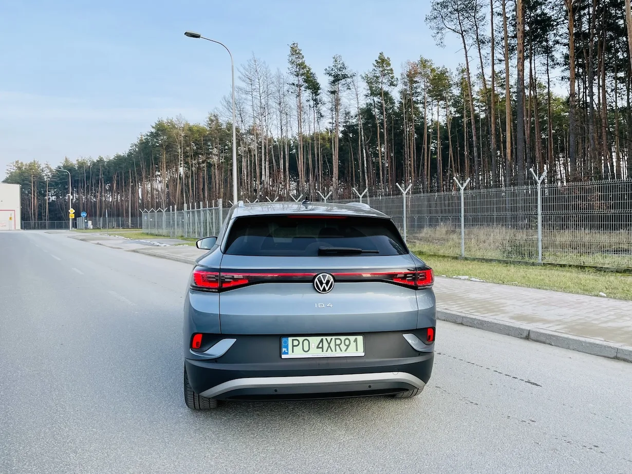 Test Volkswagena ID.4. Czy samochody elektryczne wymiękają jesienią i zimą?