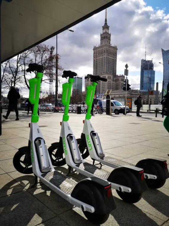 Hulajnogi Lime będą dostępne cały rok.