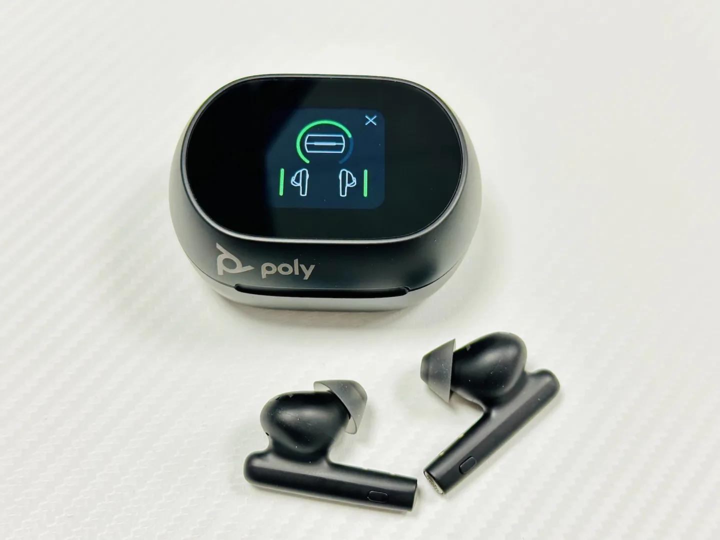 Poly Voyager Free 60+ UC. Słuchawki douszne Bluetooth z ANC.