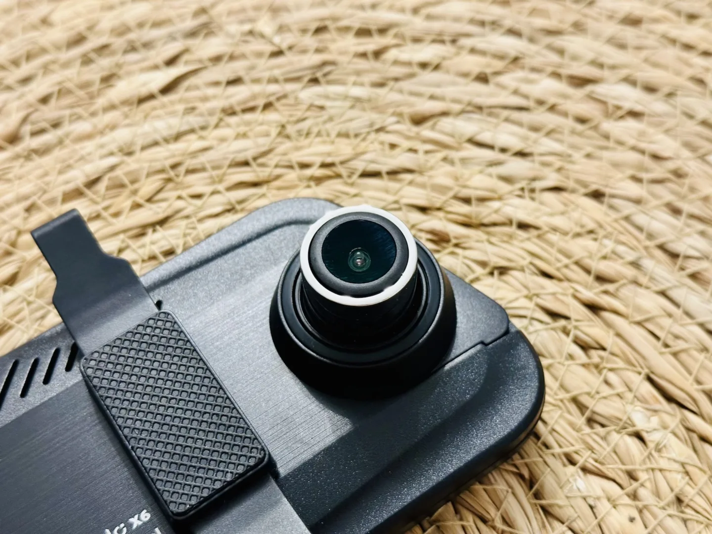 Prido X6 GPS to nie tylko kamera cofania do każdego samochodu. To także solidny wideorejestrator z GPS.