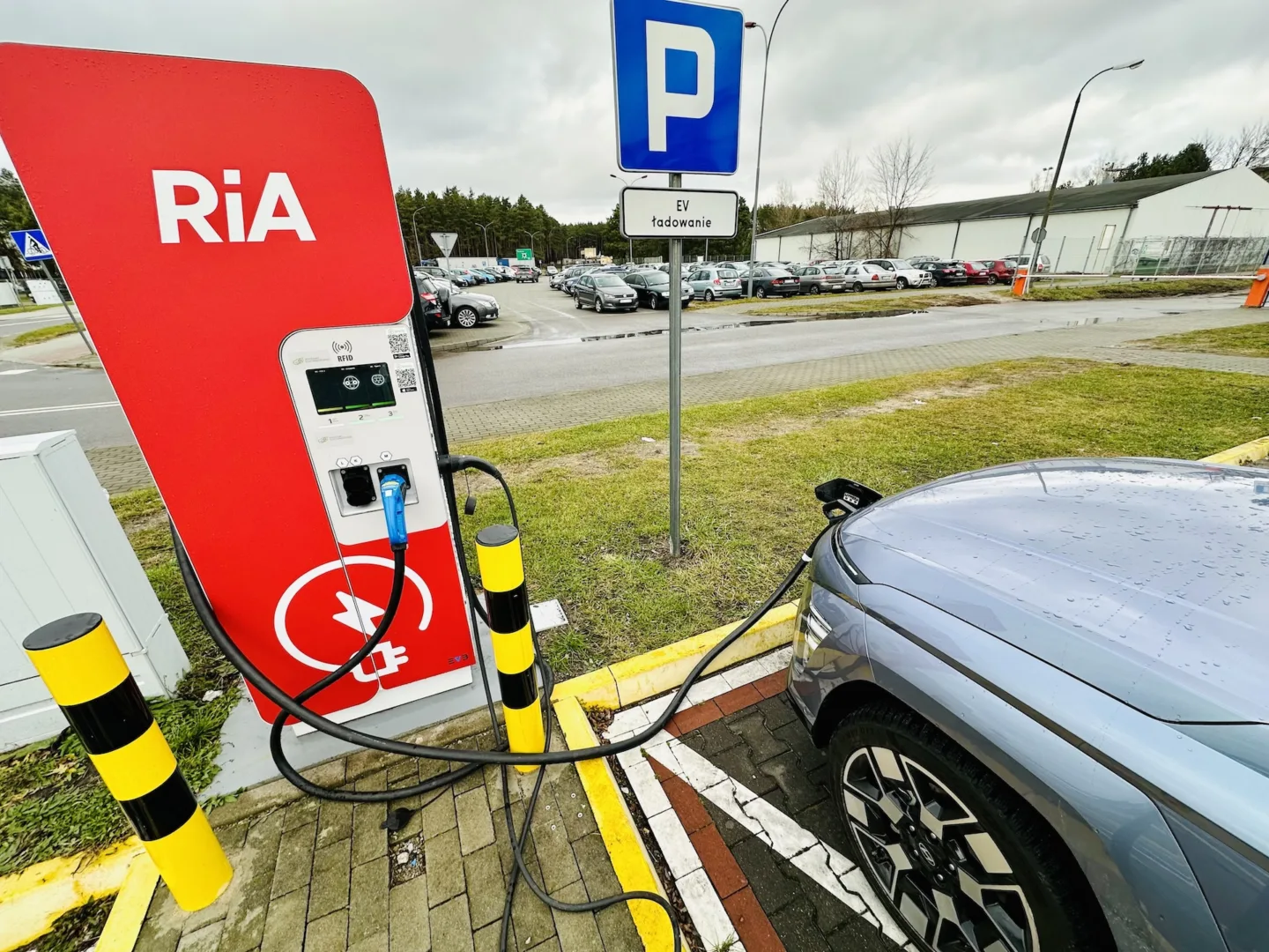 Auto elektryczne w małym mieście to porażka. Nie wróżę sukcesu przez najbliższy czas.