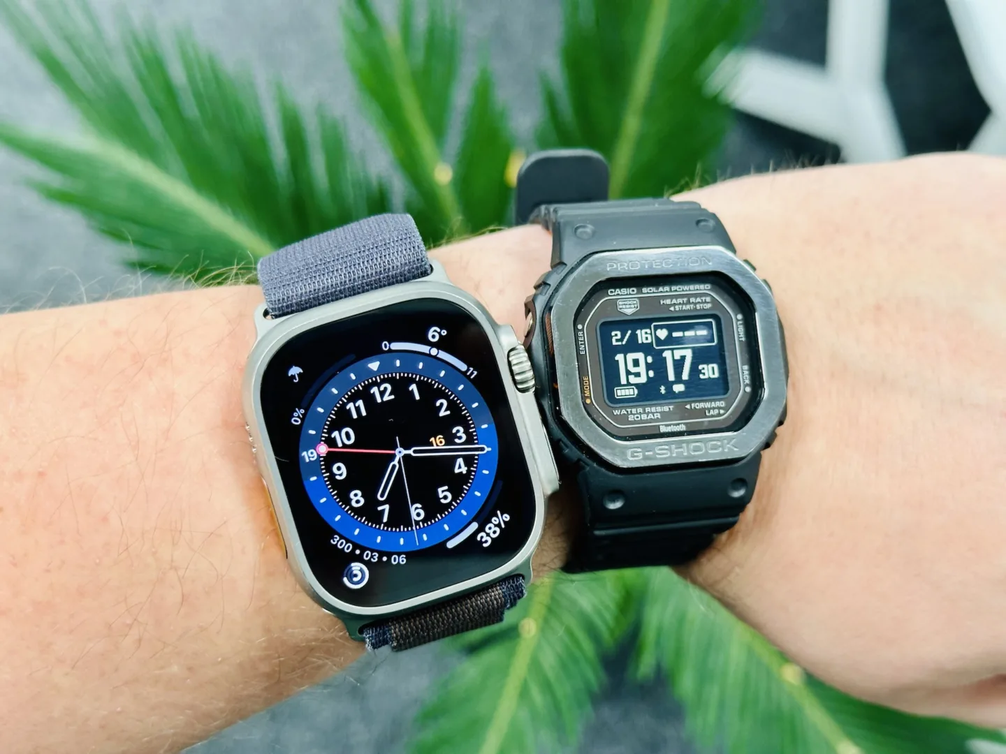 Apple Watch Ultra 2 oraz G-SHOCK DW-H5600-1ER.