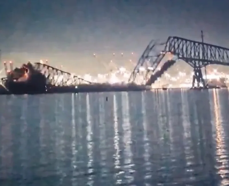 W USA statek zawalił most! Auta spadły do wody! [WIDEO] Źródło: X