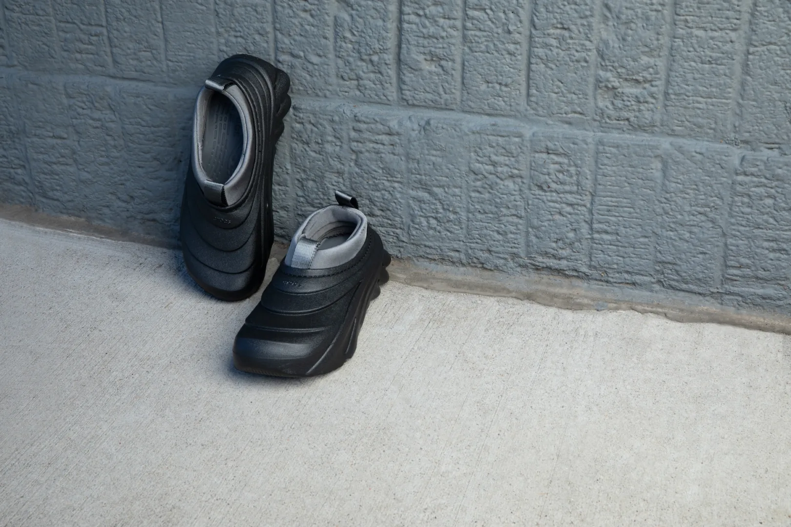 Crocs Echo Storm - połączenie chodaków ze sneakersami