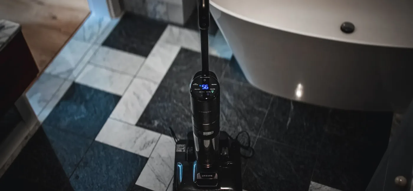 Dreame H15 Pro - odkurzacz pionowy mopujący wet&dry. Fot.: Ernest Dragan.