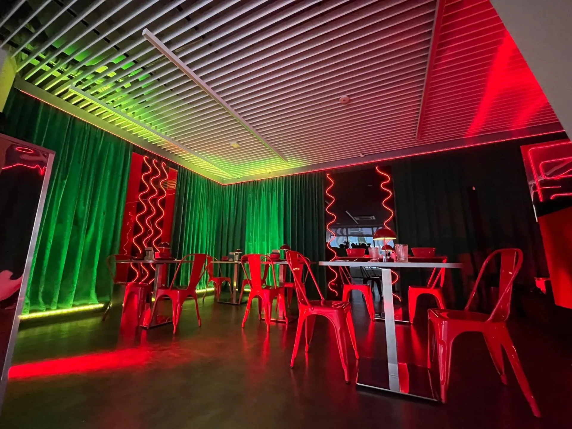 Jedzenie w Żabce za darmo? Tak, odwiedź sklep przy ulicy Śliskiej 3 w Warszawie.