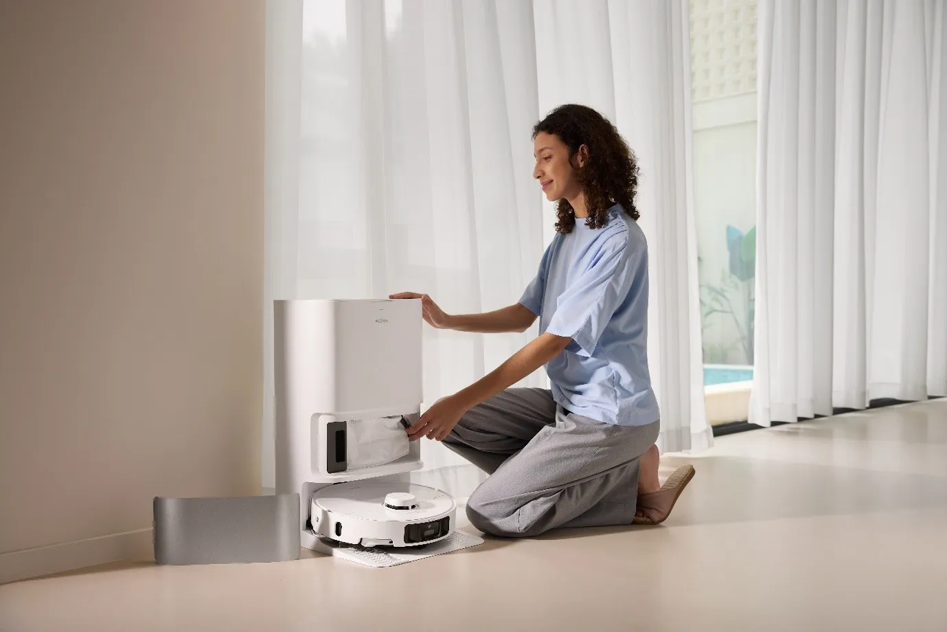 Prezent dla mamy? MOVA ma coś, co może się sprawdzić! Prezent dla mamy? Na zdjęciu robot sprzątający MOVA P10 Pro Ultra.