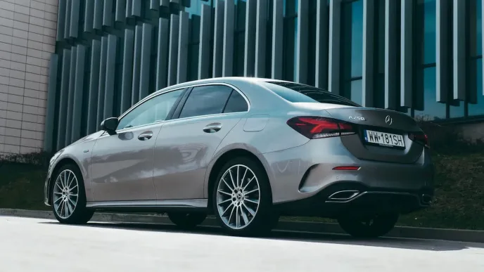 Mercedes w sedanie za 999 zł. Mowa o modelu A200 w najmie Lease&Drive. Na zdjęciu Mercedes-Benz A250e. Fot.: MenWorld.pl.