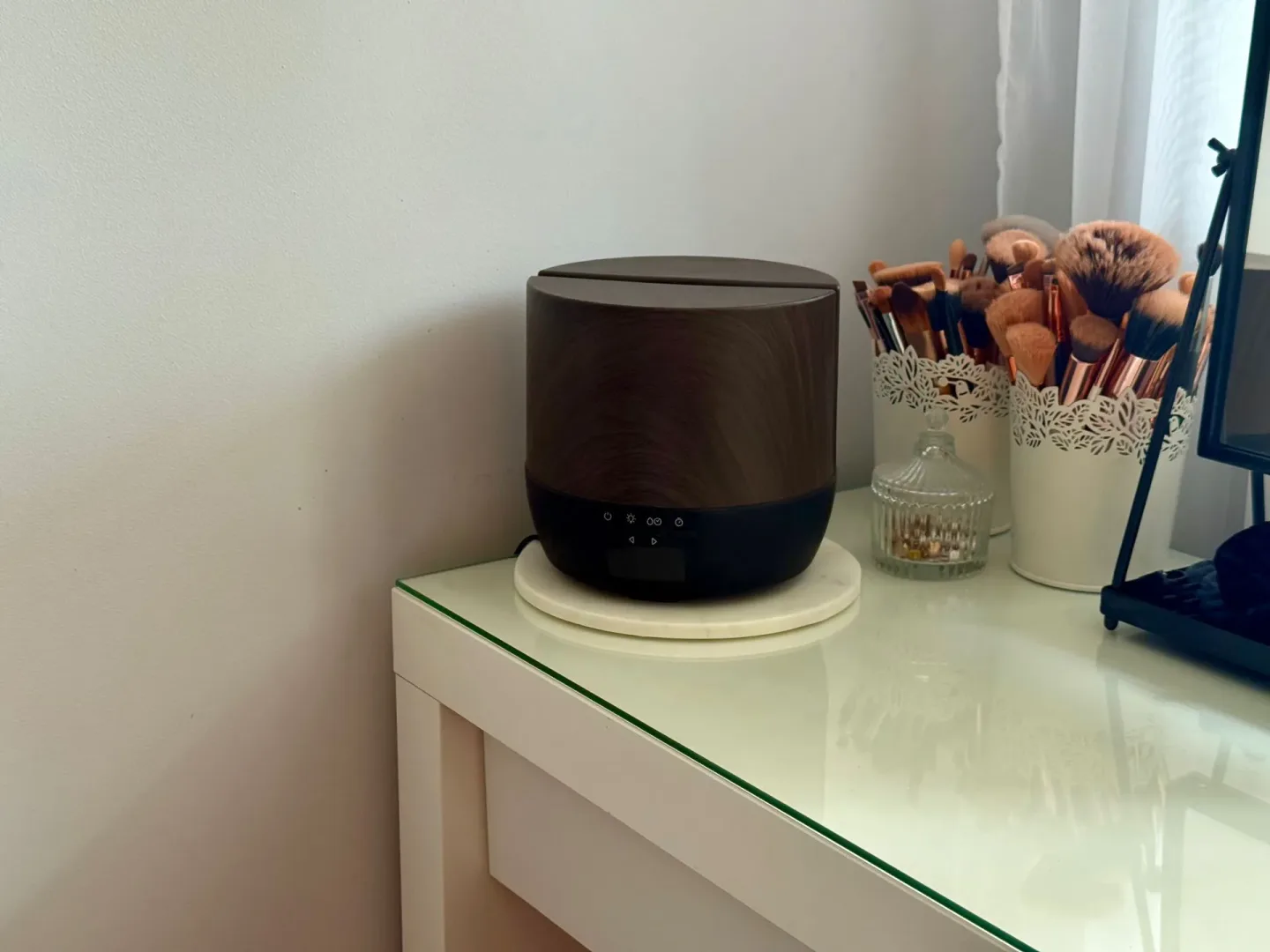 Test Cecotec Pure Aroma 550 Connected. Gra, nawilża i budzi Cecotec Pure Aroma 550 Connected