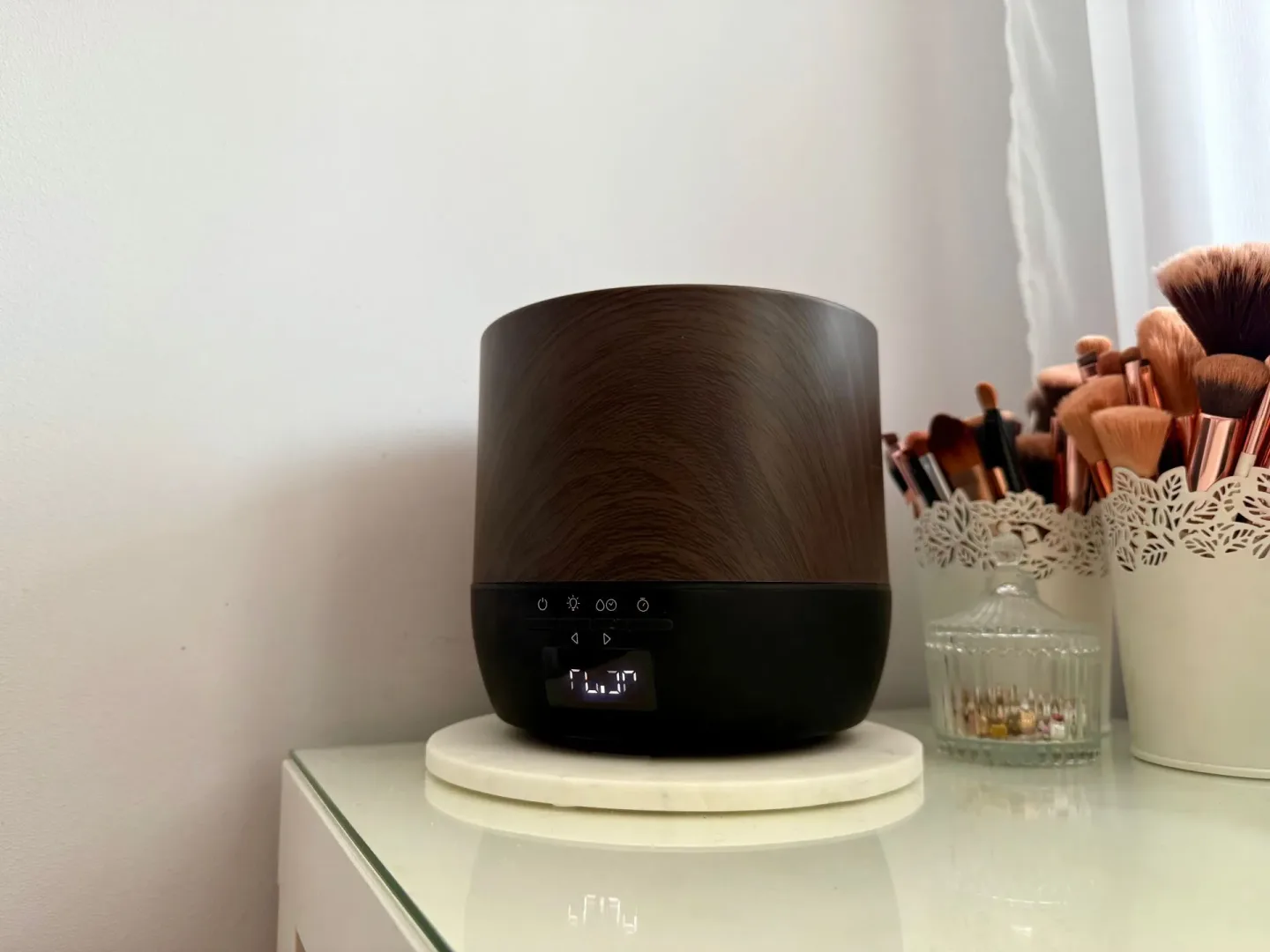 Test Cecotec Pure Aroma 550 Connected. Gra, nawilża i budzi Cecotec Pure Aroma 550 Connected