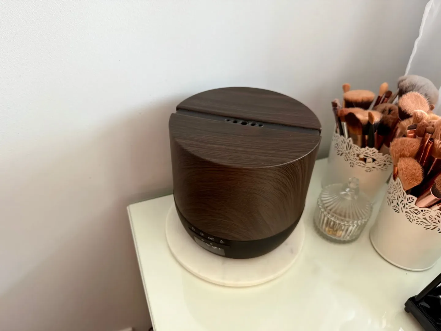 Test Cecotec Pure Aroma 550 Connected. Gra, nawilża i budzi Cecotec Pure Aroma 550 Connected
