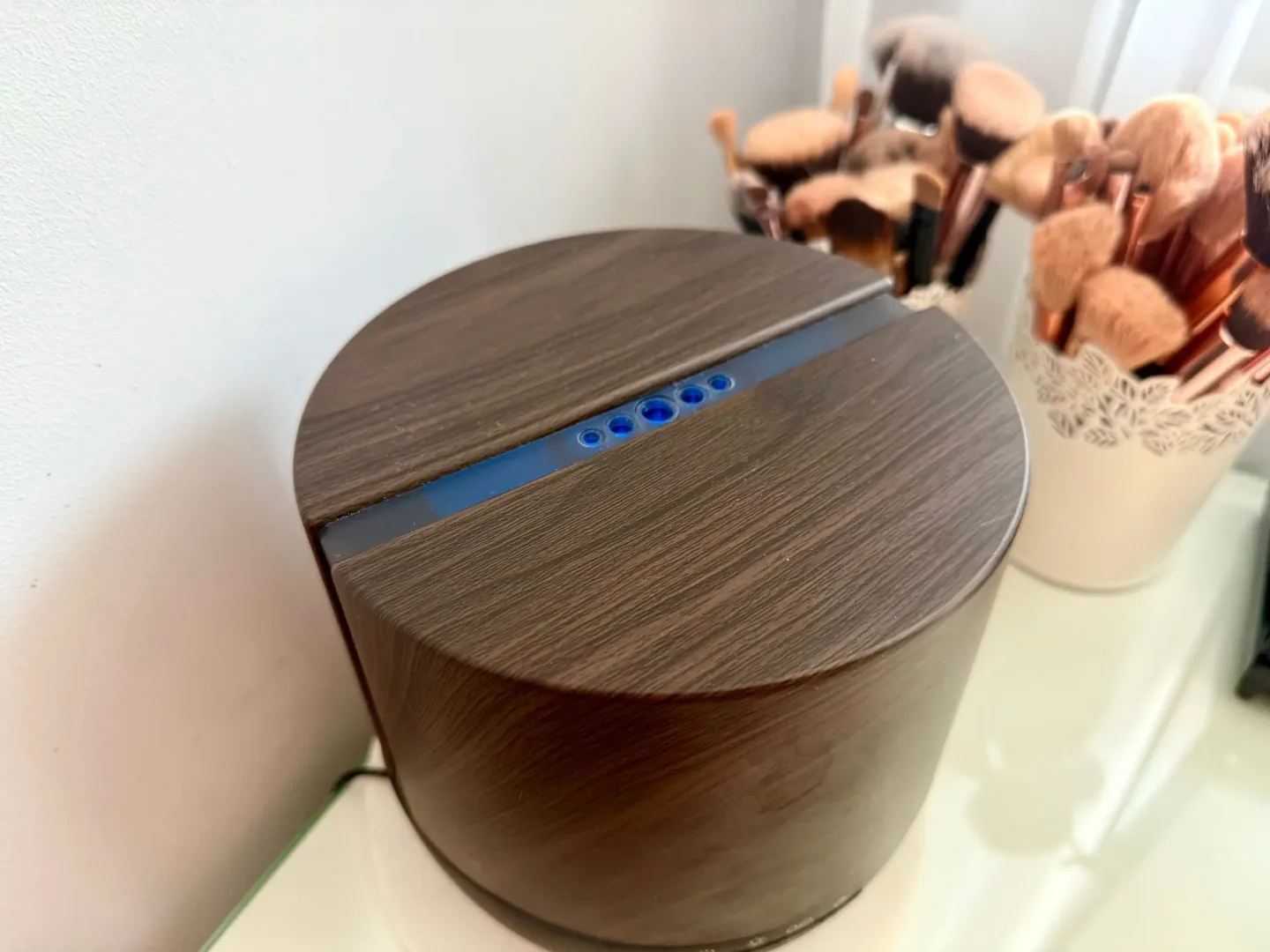 Test Cecotec Pure Aroma 550 Connected. Gra, nawilża i budzi Cecotec Pure Aroma 550 Connected