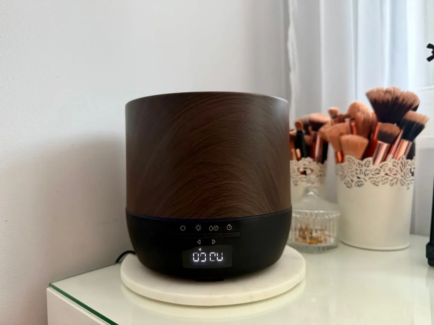 Test Cecotec Pure Aroma 550 Connected. Gra, nawilża i budzi Cecotec Pure Aroma 550 Connected