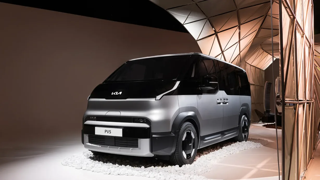 Nowy elektryczny VAN KIA PV5 w wersji osobowej i dostawczej.
