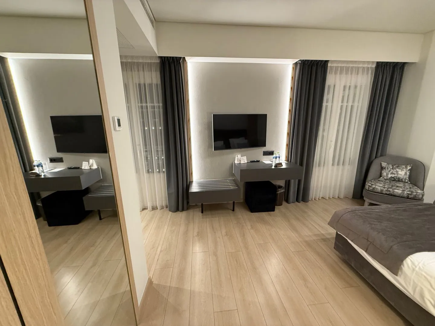 Spałem w Grand Hotel Palace w Salonikach. Warto go wybrać? Deluxe room w pięciogwiazdkowym hotelu Grand Hotel Palace w Salonikach.