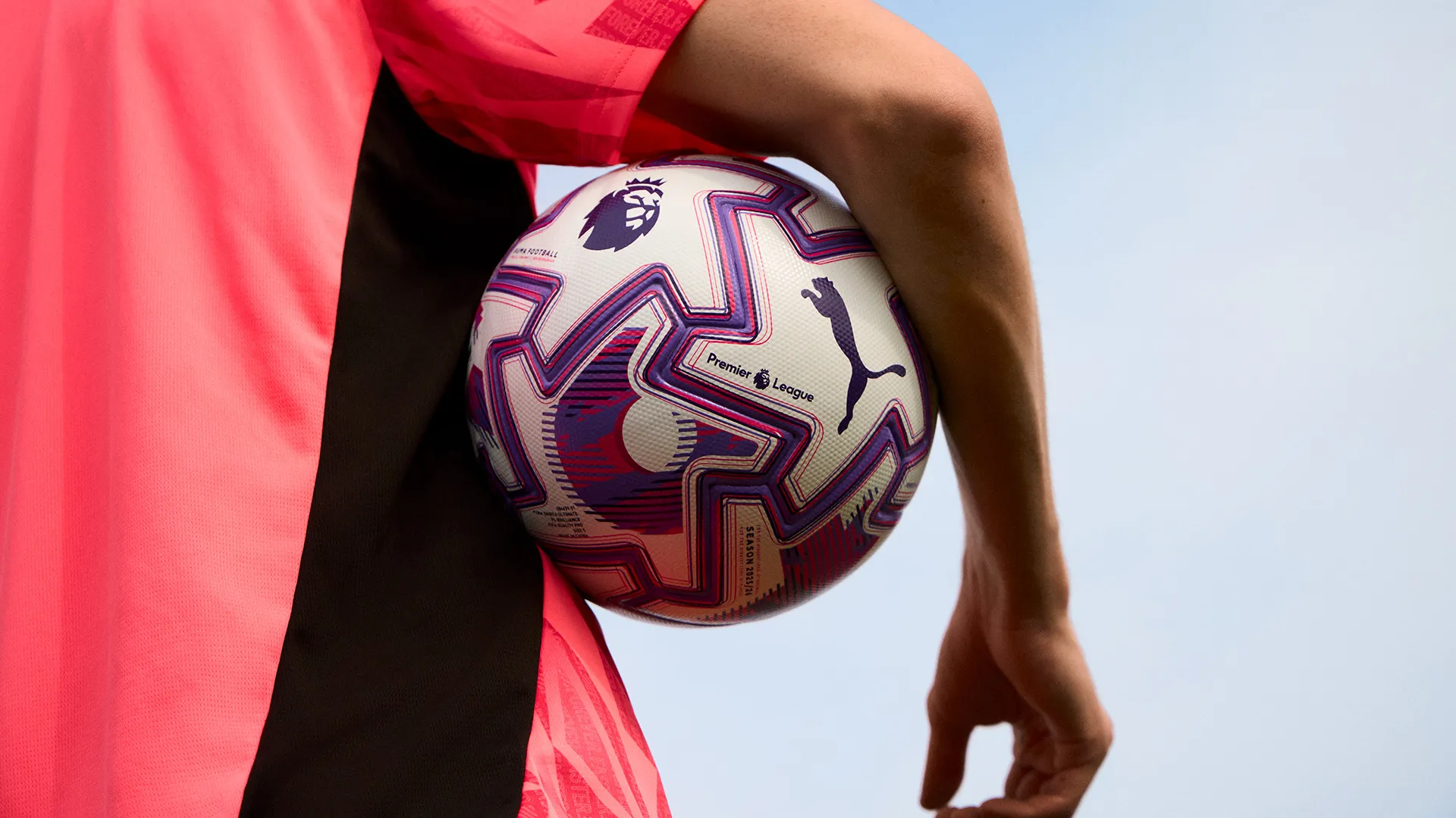 Zmiana po 25 latach w Premier League. Niby detal, ale ważny Nowość w Premier League. PUMA Orbita Ultimate PL - oficjalna piłka od sezonu 2025/2026.