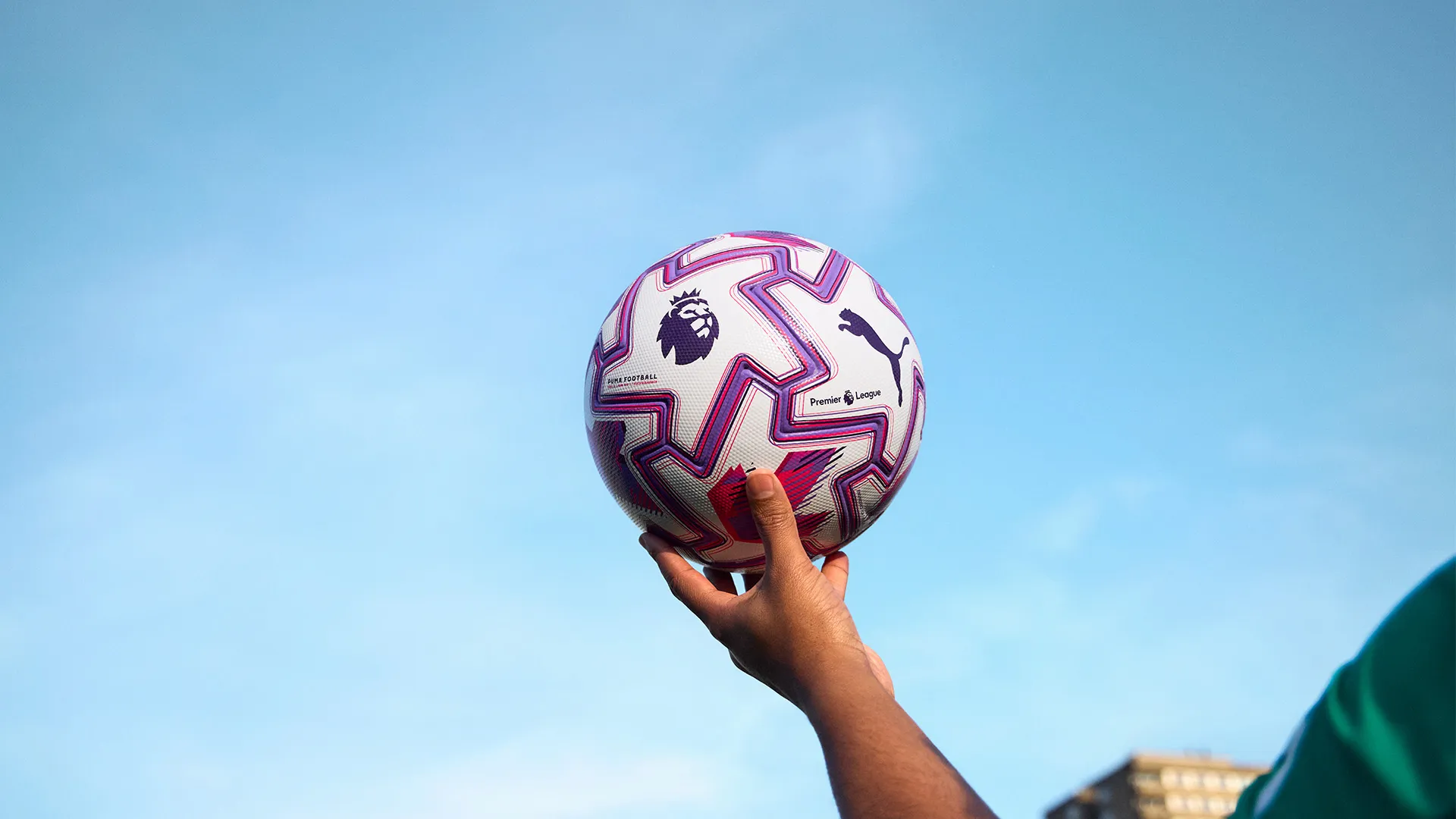 Zmiana po 25 latach w Premier League. Niby detal, ale ważny Nowość w Premier League. PUMA Orbita Ultimate PL - oficjalna piłka od sezonu 2025/2026.